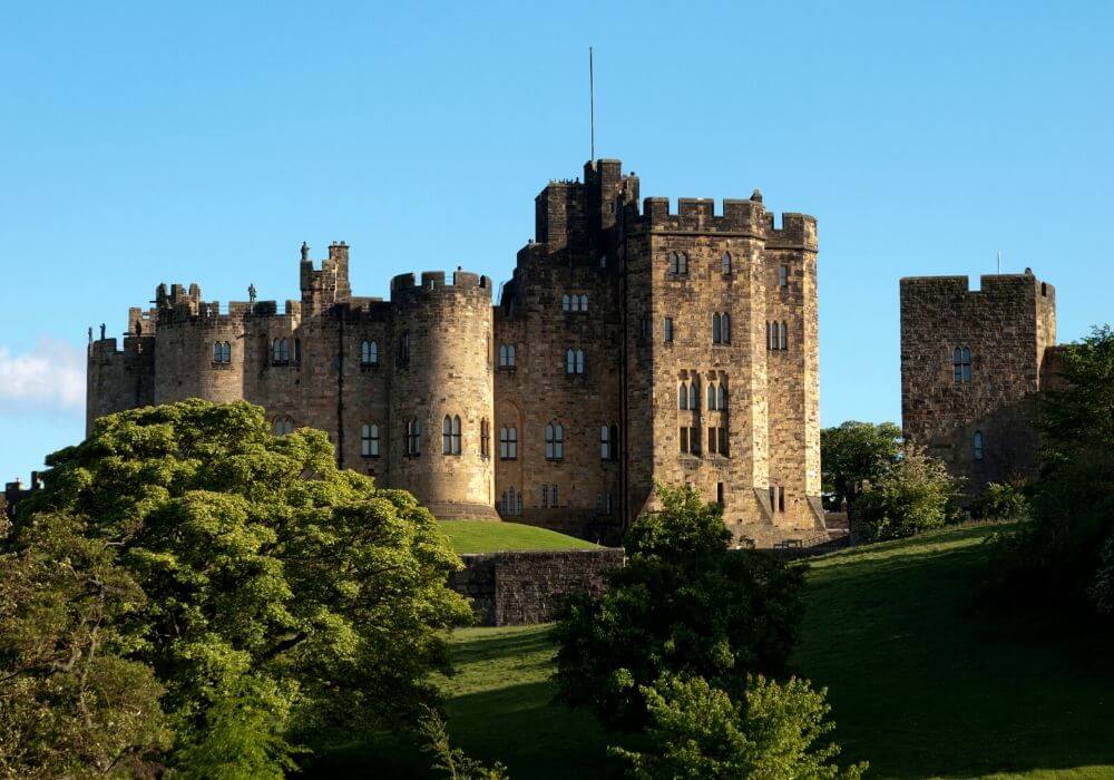 13 Impressive Stately Homes in England for a Great Day Out