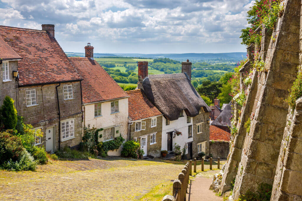 Famous view of Picturesque cottages on cobbled street at Gold Hill, Shaftestbury  Dorset