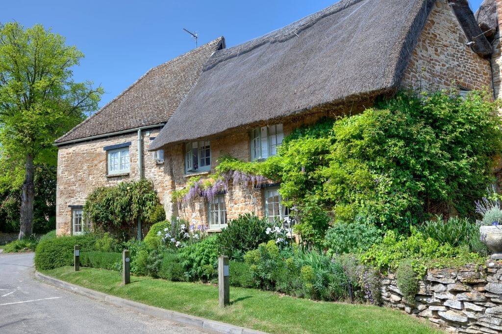 amazing thatched cottage 