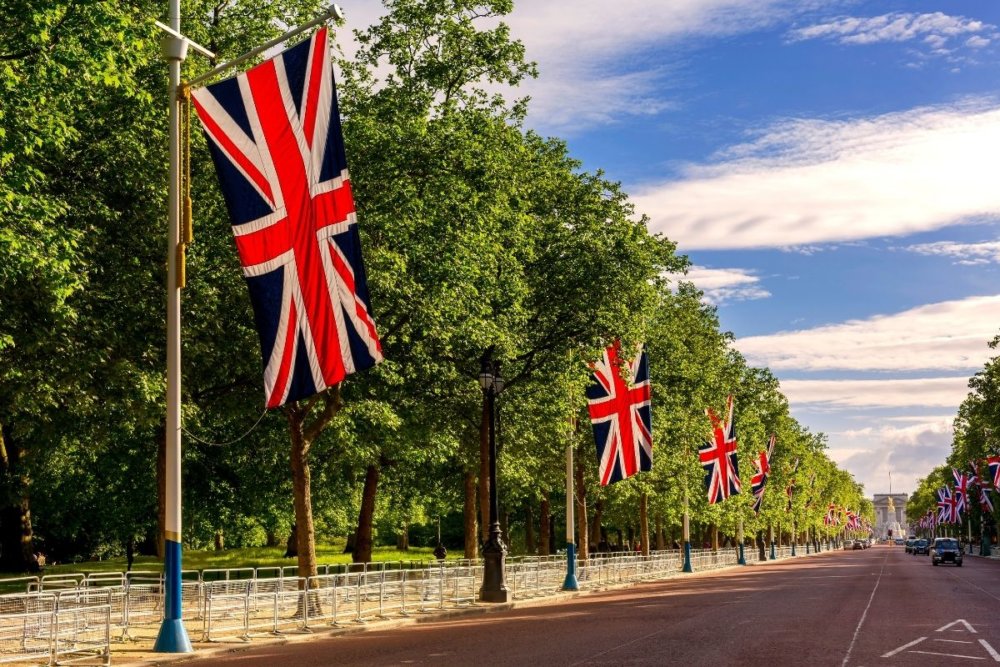 20 Most Famous Streets in London to Visit in 2024 | Day Out in England