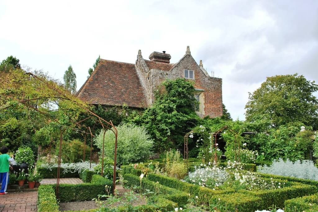 garden in england