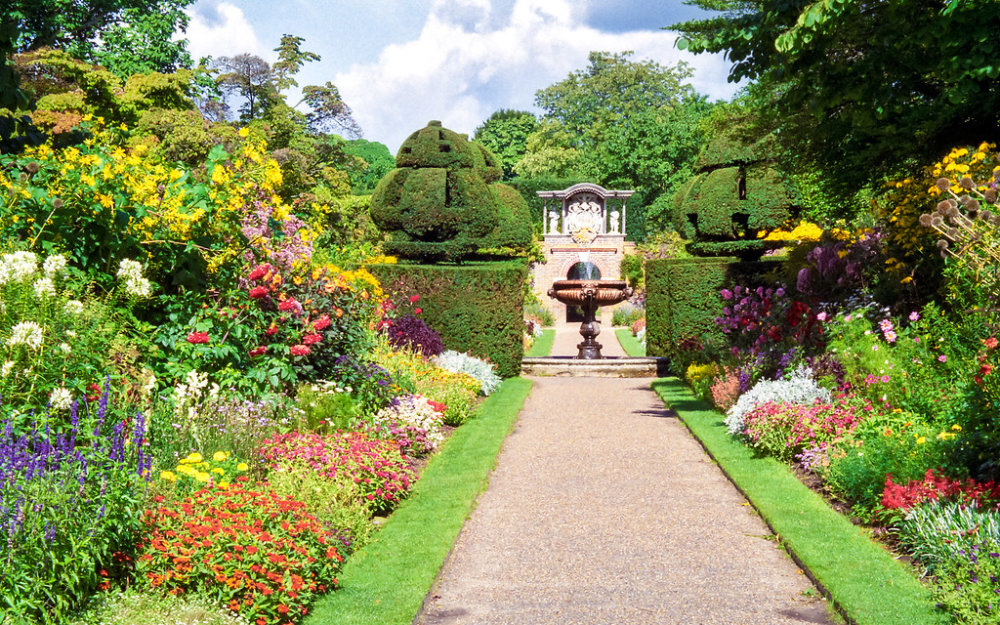 9 Biggest & Best Gardens In England To Visit | Day Out in England