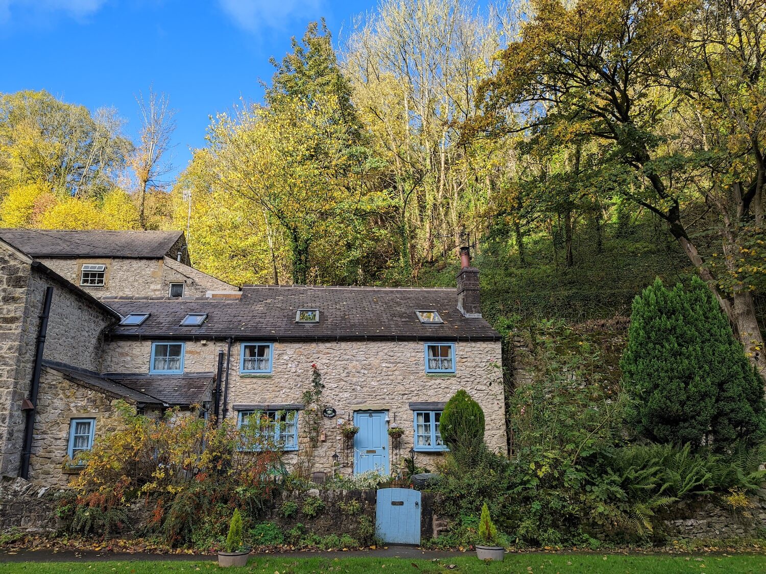 cute towns and villages england