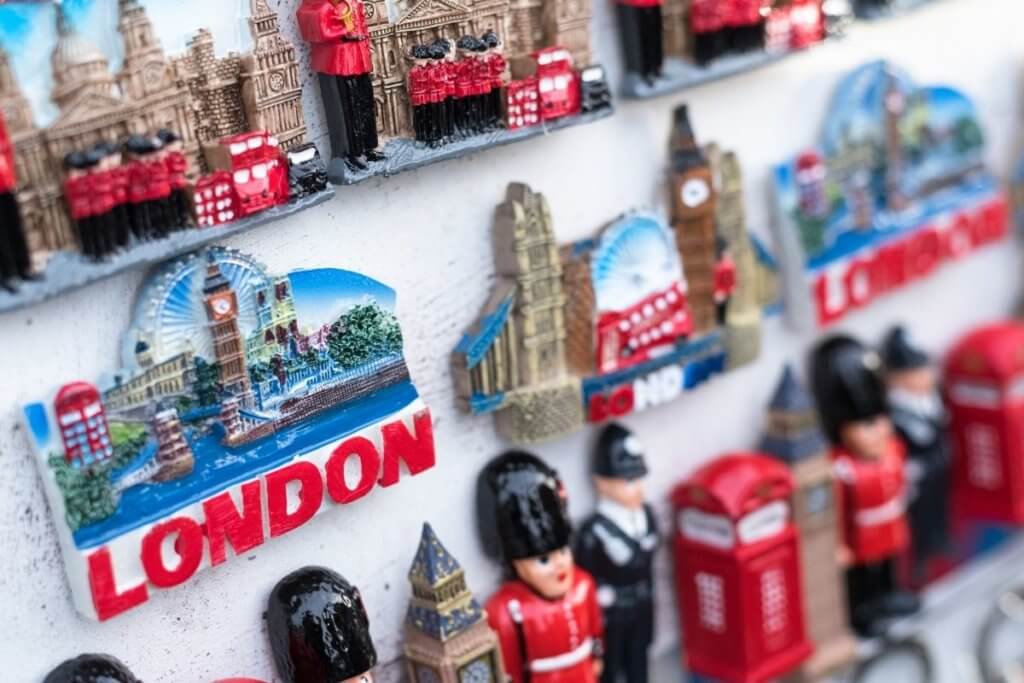 19 Awesome Souvenirs from England to Remember Your Trip By