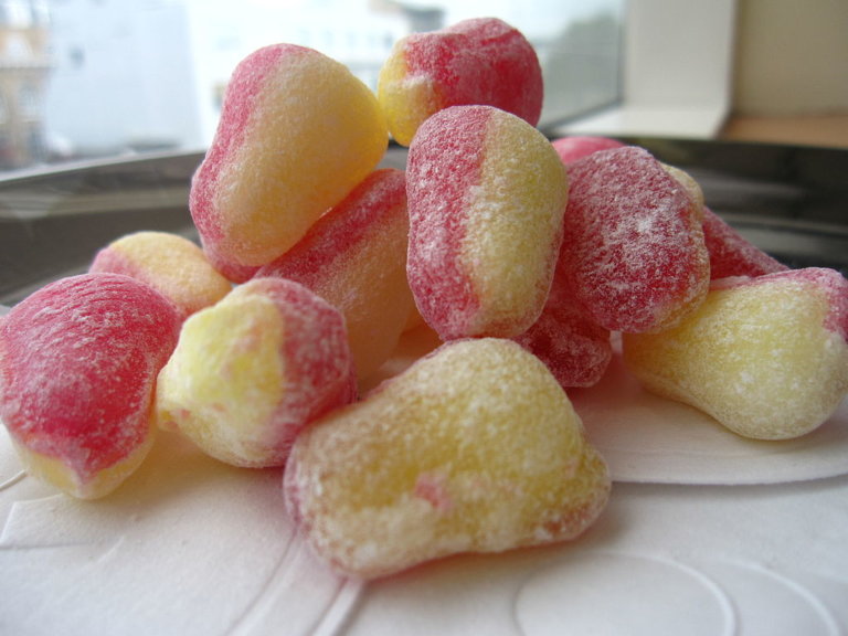 17 Best Sweets from England to Give You that Sugar Rush Day Out in