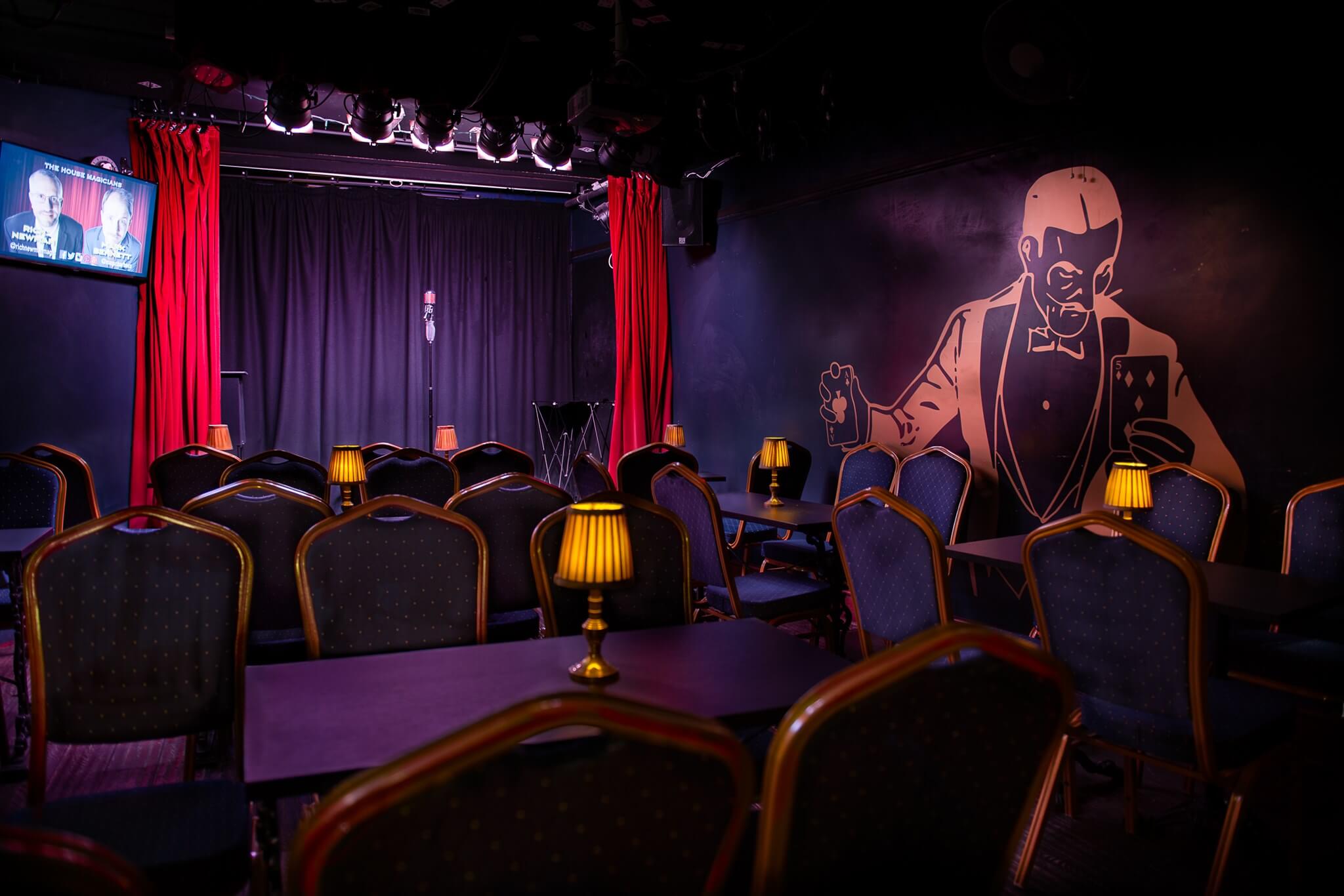 Smoke & Mirrors Comedy & Magic Theatre Pub, Bristol, England