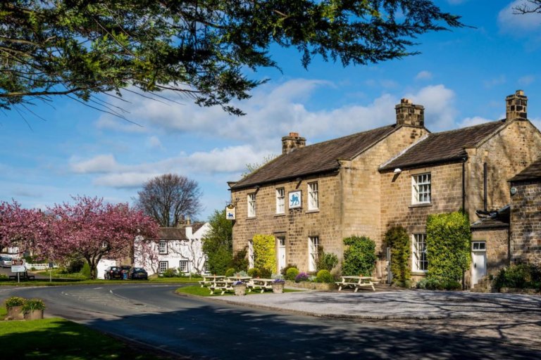 14 Best Pubs in the Yorkshire Dales You NEED a Drink At