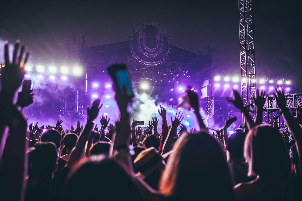 4 Ways Festivals Use Smart Technology to Elevate Your Experience