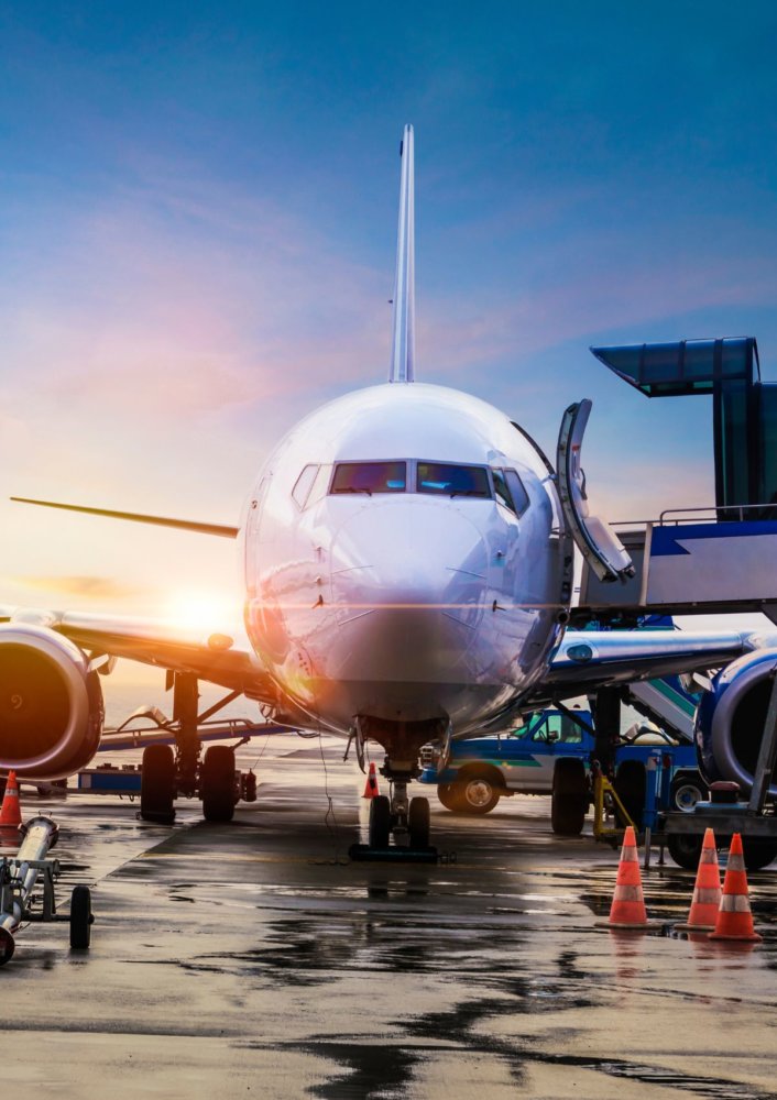 10 Biggest Airports in England (and What to See There) | Day Out in England