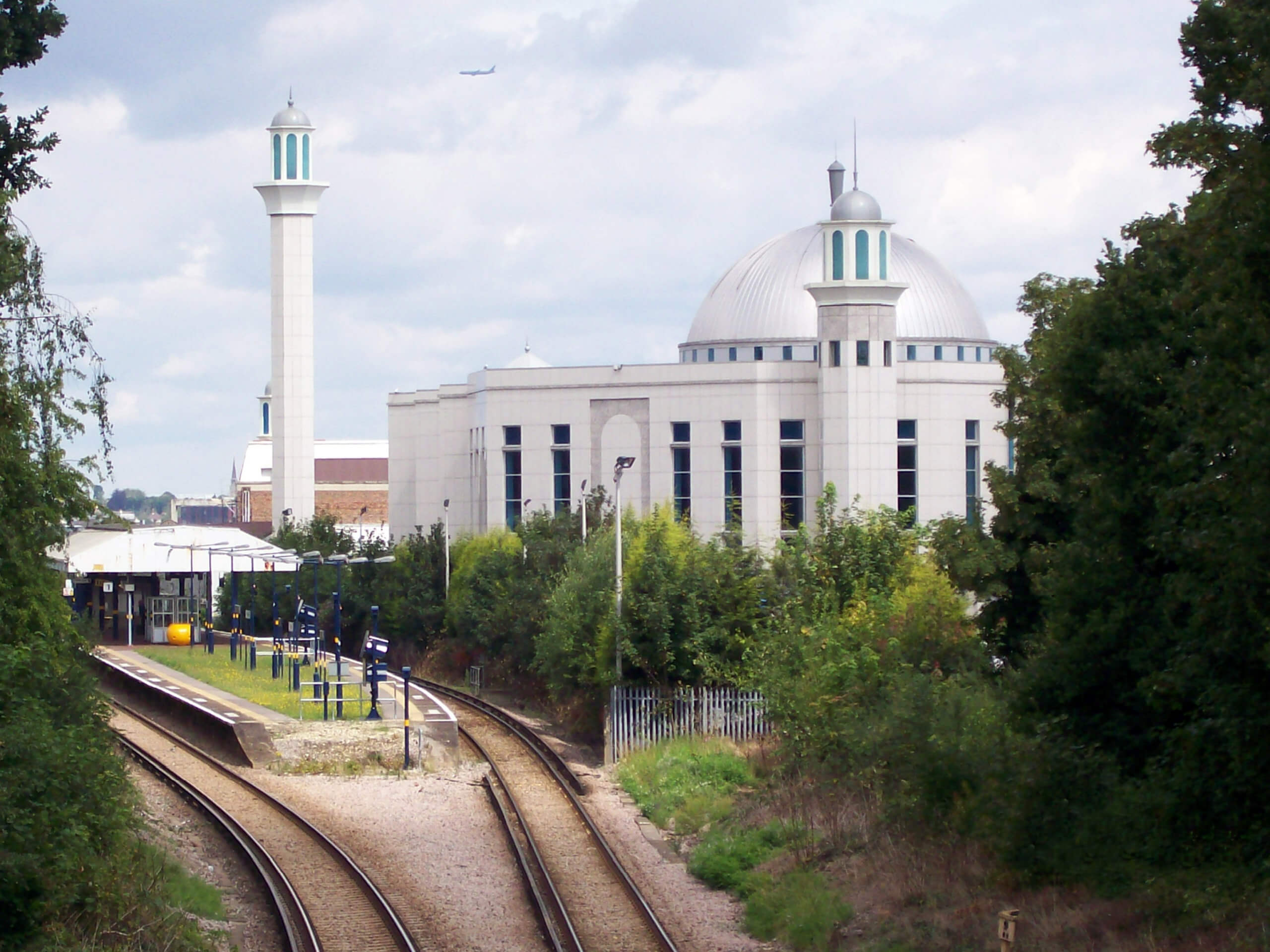  The Baitul Futuh Mosque, London 