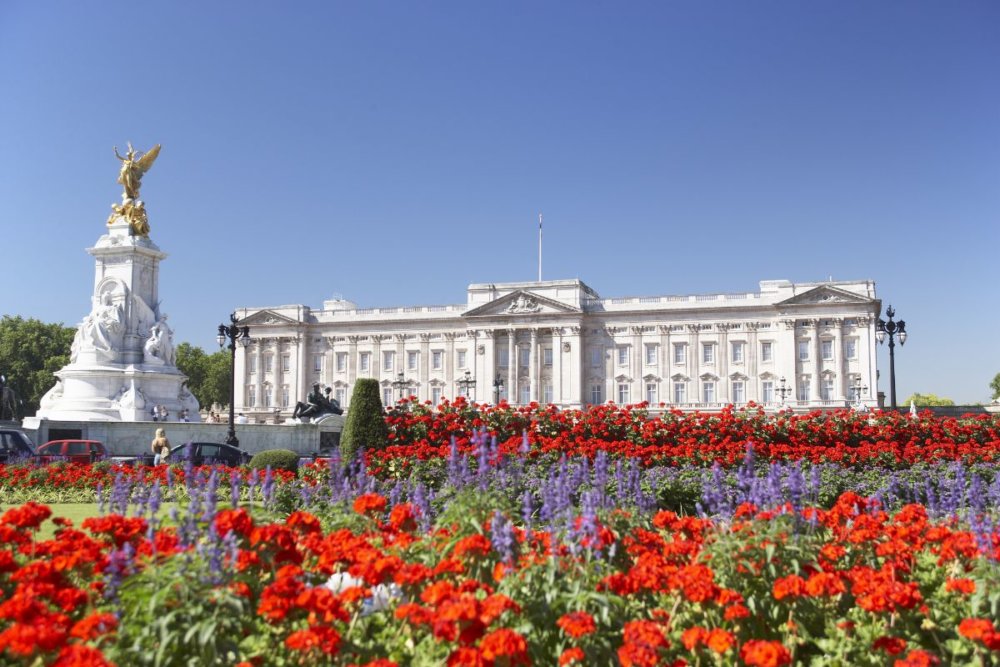 11 Most Incredible Palaces in England (in London and Beyond)
