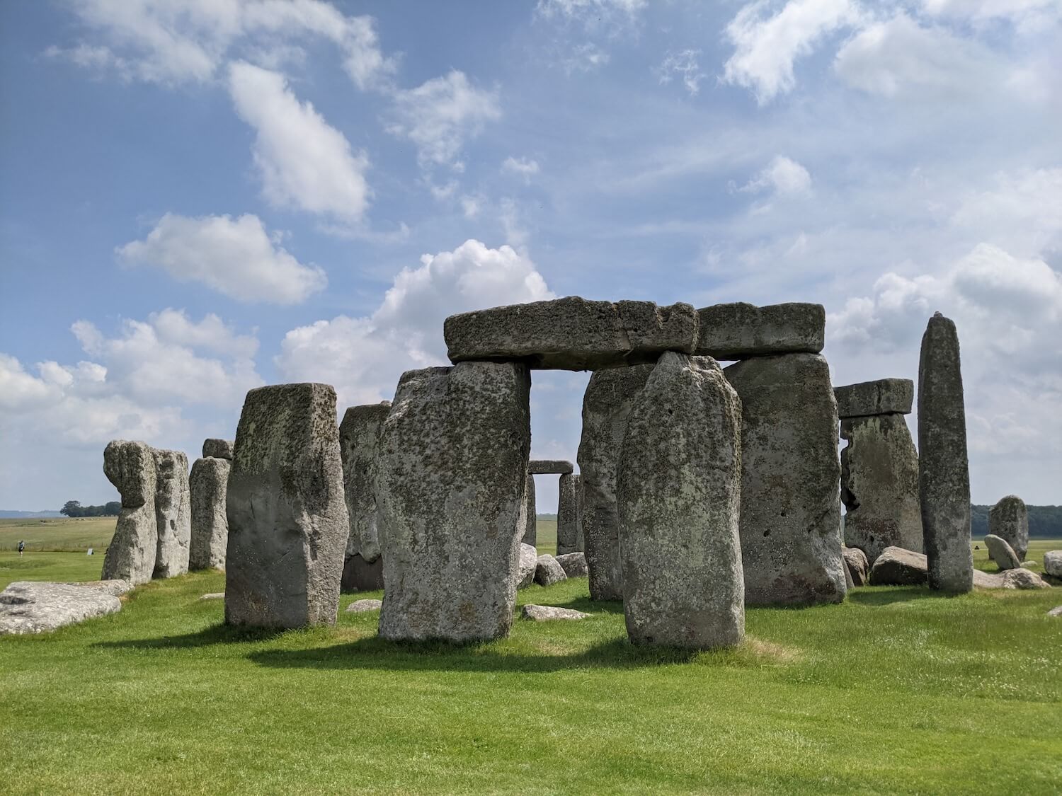 How to Get from Bath to Stonehenge via Car & Public Transport