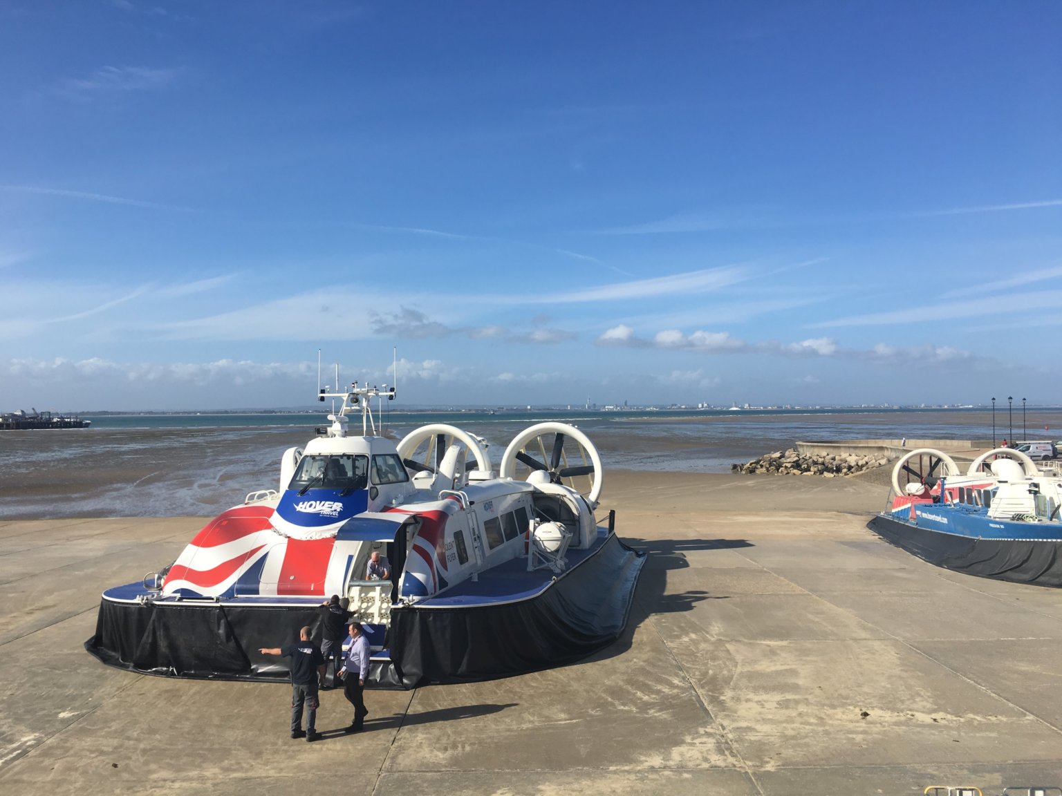 How to Use the Isle of Wight Hovercraft from Portsmouth to Ryde for a